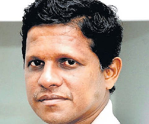 Noted cartoonist commits suicide