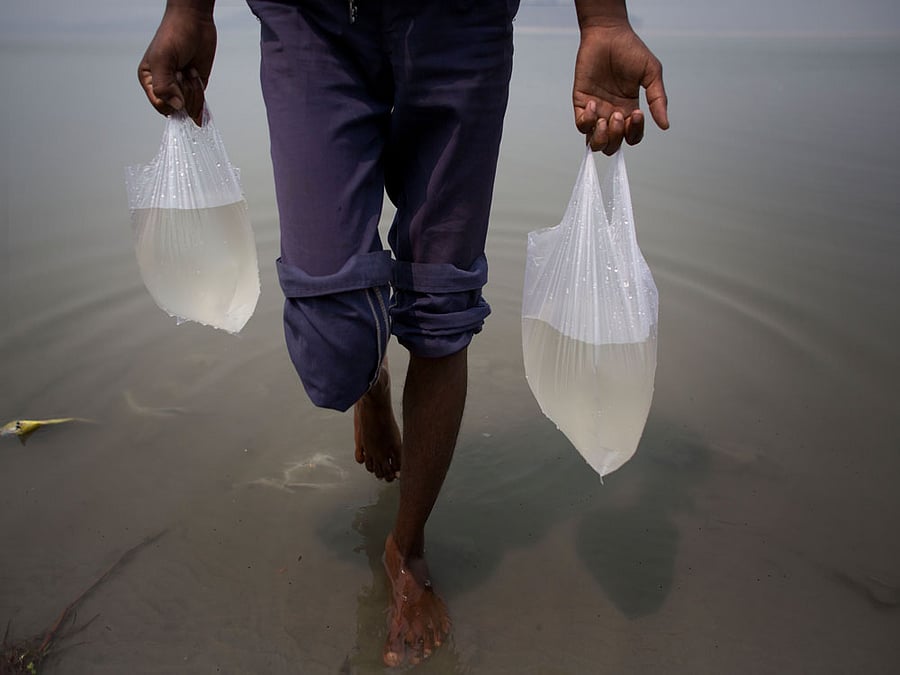 The report placed India on the top of 10 countries in the world with the greatest numbers of people living without access to safe water, followed by China and Nigeria. Pakistan figures at the 10th place. Reuters File Photo.