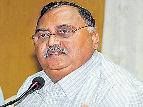 DG&IGP Om Prakash addresses a press conference in Bengaluru on Wednesday.