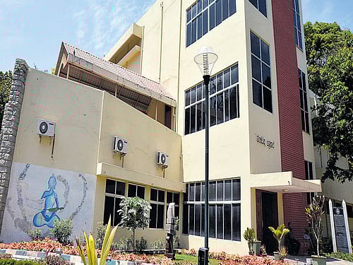 The entry fee for Venkatappa Art Gallery and the Government Museum is Rs 4 and has not been changed in the last 20 years. DH photo