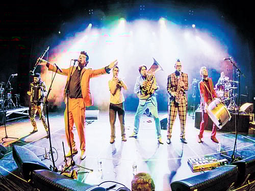 entertaining The members of 'La Fanfare Couch-Tard'.