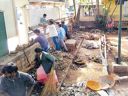 Volunteers of Kartavya, an NGO, give a facelift to the Sri Anjaneya Park in Vasanthnagar.