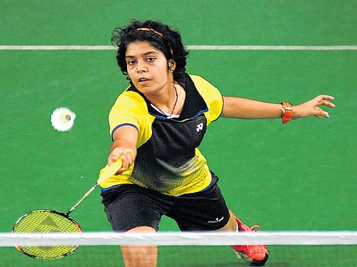 DOMINANT Chandigarh's Aakarshi Kashyap returns during her win over Karnataka's Shikha Gautam. DH PHOTO