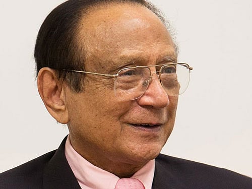 Indian-American physicist  Mani Bhaumik. file photo