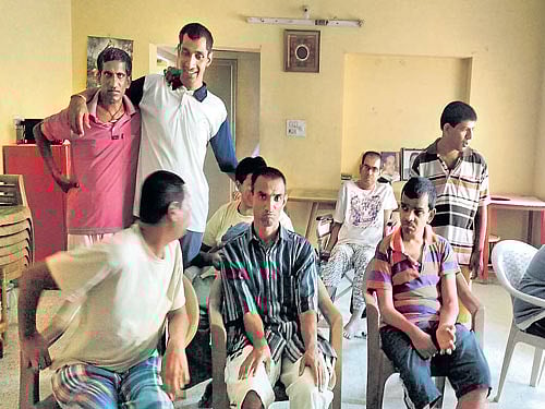 care Some of the residents at Vishwashanti Niketan, Nelamangala. photo by author