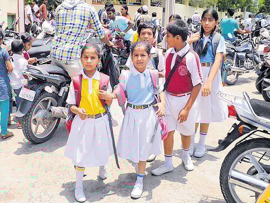 The Karnataka Police (Amendment) Bill, 2016 seeks to empower the police to control and regulate private school managements for ensuring safety of schoolchildren. DH file photo