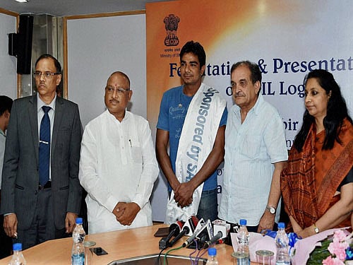 Union Minister for Steel Chaudhary Birender Singh, Minister of State for Steel Vishnu Deo Sai after felicitating Rio Olympics-bound athlete Dharambir Singh at a function organised by SAIL in New Delhi on Wednesday. SAIL CMD PK Singh is also seen. PTI Photo