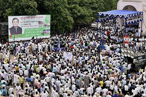 BSP activists protest against expelled BJP leader Dayashankar Singh for his derogatory remarks against BSP chief Mayawati, in Lucknow on Thursday. PTI Photo