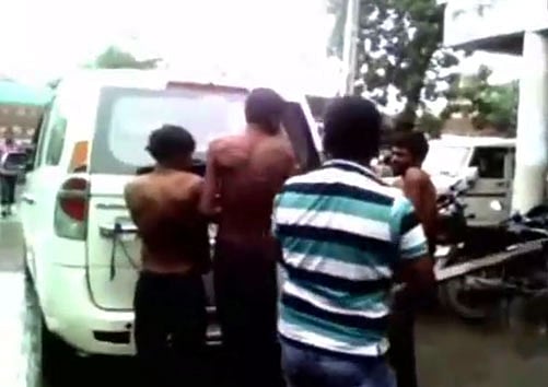 On July 11, Dalit youths were beaten up outside Mota Samadhiyala village, when they were skinning a dead cow brought from Bediya village. Screen grab.