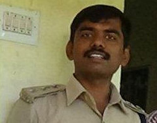 The suspects were identified as Jeevan Raj, 20, a body builder from Halasuru, Yashas, 21, a student of a private college from Gayatrinagar, and Keerthi, 23, a driver also from Gayathrinagar dh file photo