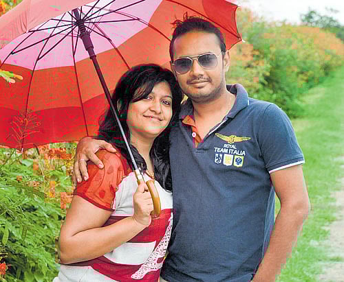 enjoying Alka and Vikas.