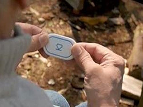 The app and device measure ECG signals at a very high sampling rate, identify individual heart beats and count the interval between consecutive beats. Image courtesy VTT/ Twitter