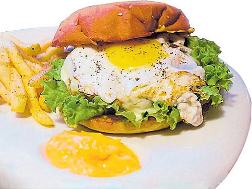 Classic chicken burger