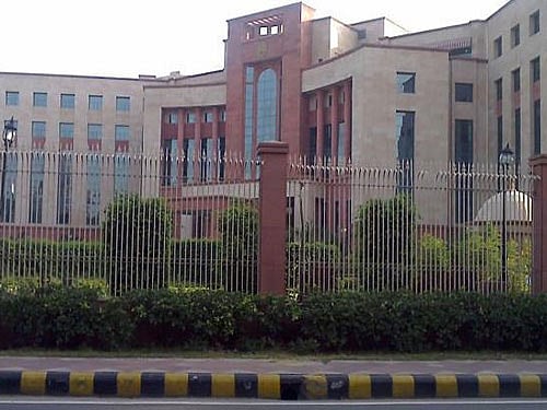 According to police, the box carried instructions that it should be opened by DRDO scientists only and be kept away from electronic items. Screengrab image