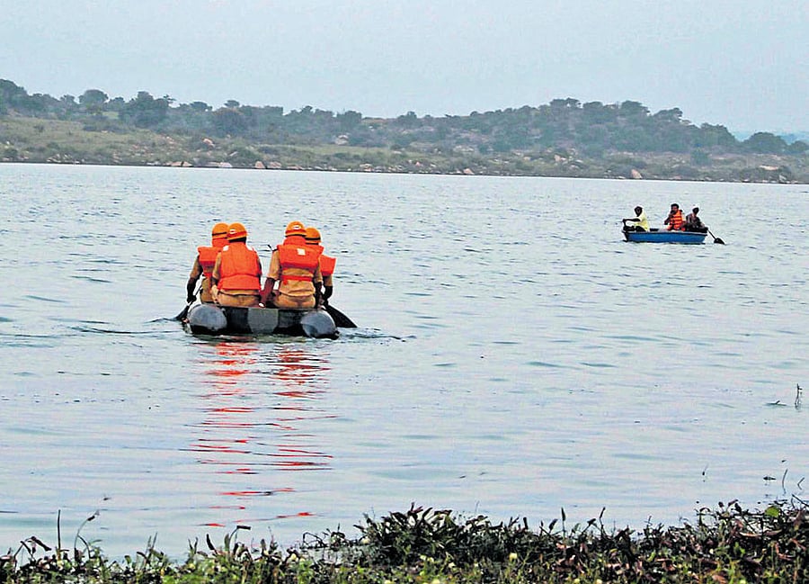 planning needed Directors point out that the first step before shooting any dangerous stunt is to survey the spot for any possible mishap.