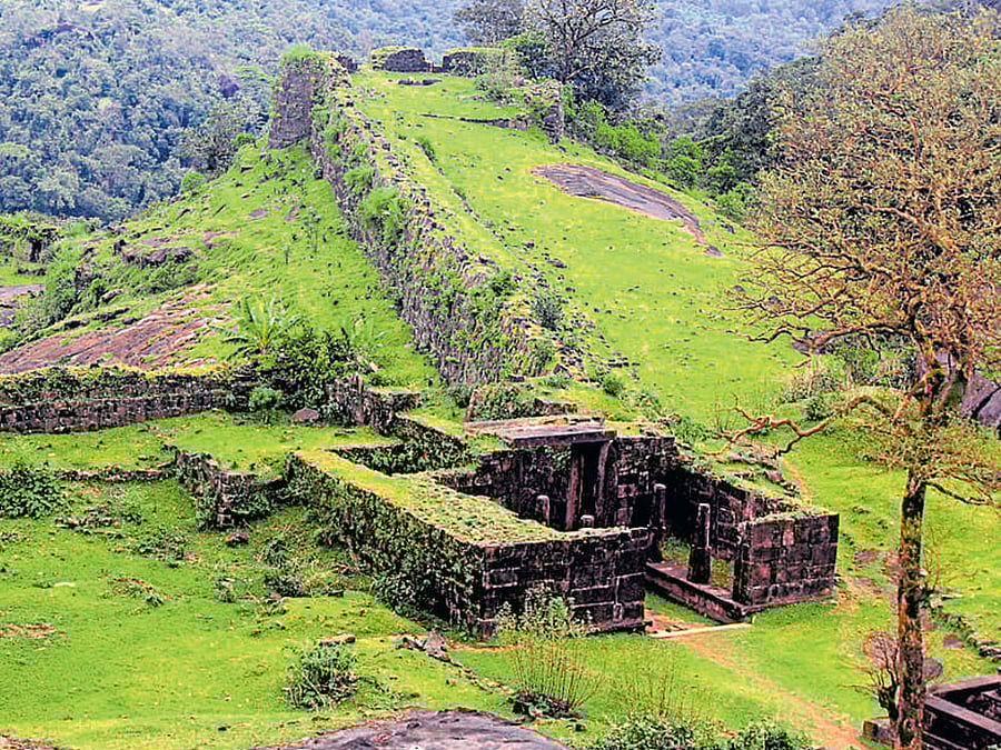 impregnable (Clockwise from top) A view of the fortifications from inside the Kavaledurga Fort.