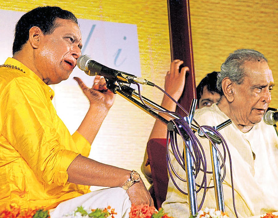 Balamuralikrishna with Pt Bhimsen Joshi.