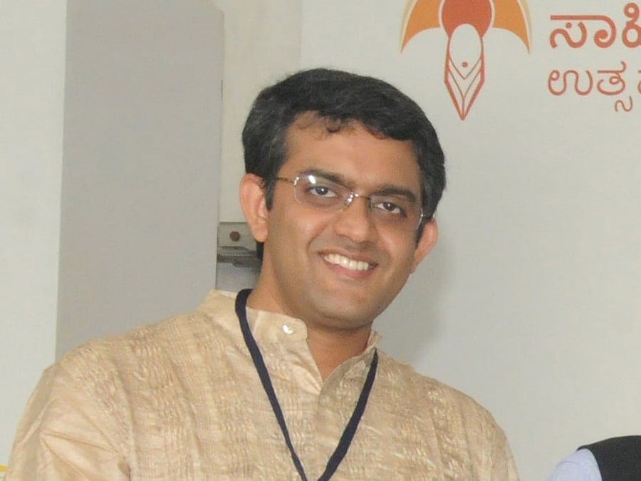 Sampath, a historian and one of the founders of Bangalore Literature Festival, put up a no-holds-barred post on his Facebook page, accusing the college management of indulging in irregularities. DH file photo