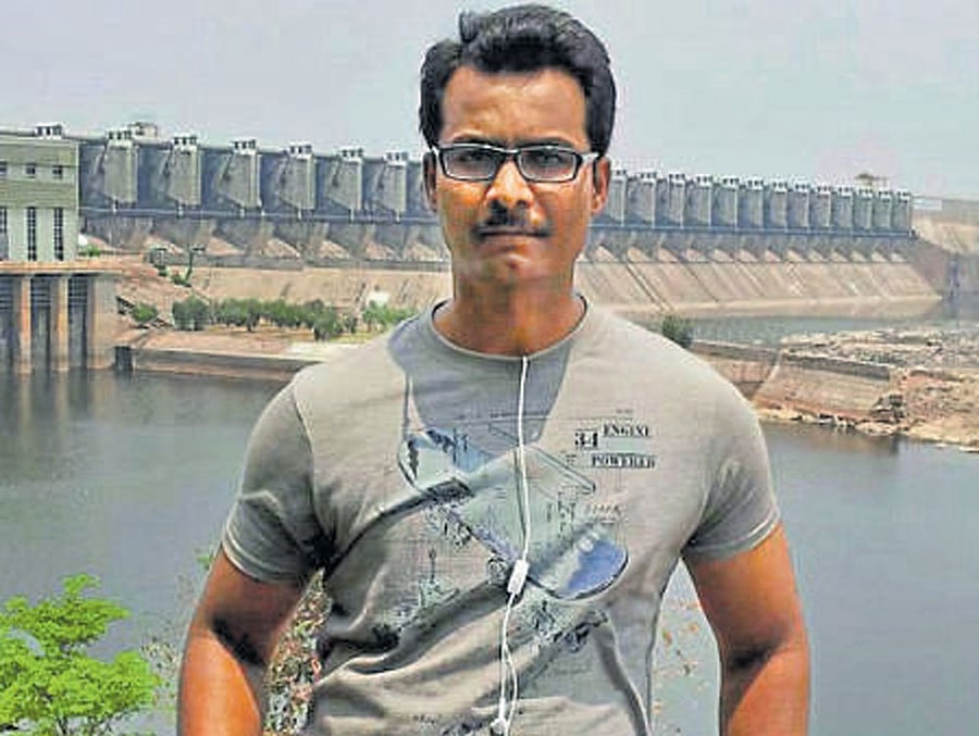 Constable Subhash  Mugalakhod