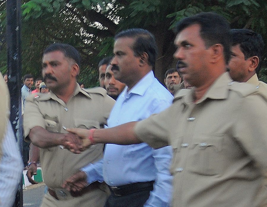 The Special Lokayukta court on Saturday remanded Jayachandra, chief project officer with Karnataka State Highway Development Project, in judicial custody till January 6, 2017. DH file photo