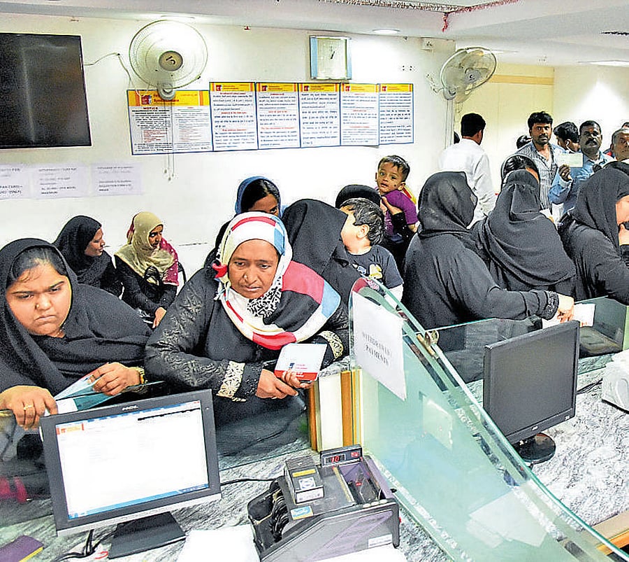 Govt unlikely to question deposits up to Rs 2.5 lakh