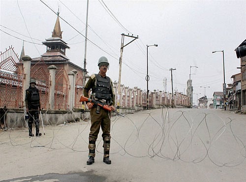 Militant killed in encounter with security forces in J-K. PTI file photo