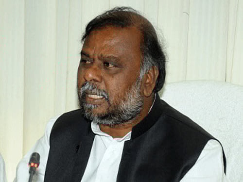 Social Welfare Minister H Anjaneya. DH File Photo.