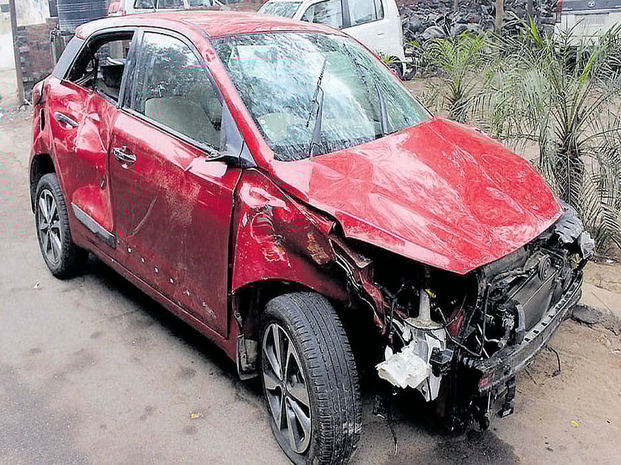 The car that hit a night shelter in the Dalibagh area in  Lucknow on Sunday.  PTI