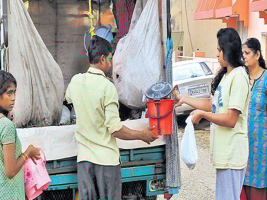 At the Bengaluru Vision Group meeting in 2016, former BBMP commissioner Siddaiah had stressed that currently the waste generation in the city is not more than 2,500 TPD and a substantial amount of waste is not going for processing. He had said that the Palike exchequer is incurring a loss of Rs 250 crore to Rs 300 crore every year.