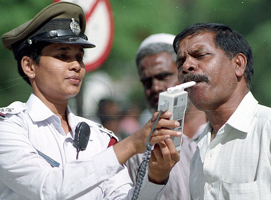 Around 25 to 30 drunk driving and riding cases are booked for every 250 to 300 motorists checked on a given night,  say officials. Pic for representation purpose only