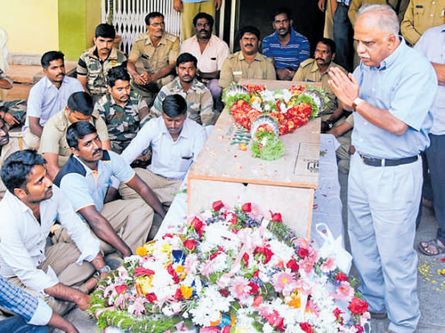 Rs 25 lakh compensation for dead forest guard's family. DH photo