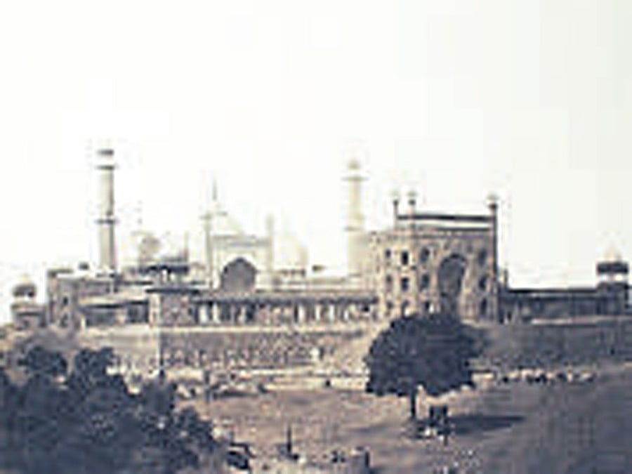 Chandni Chowk, Swapna Liddle, Speaking Tiger 2017, pp 176, RS 399