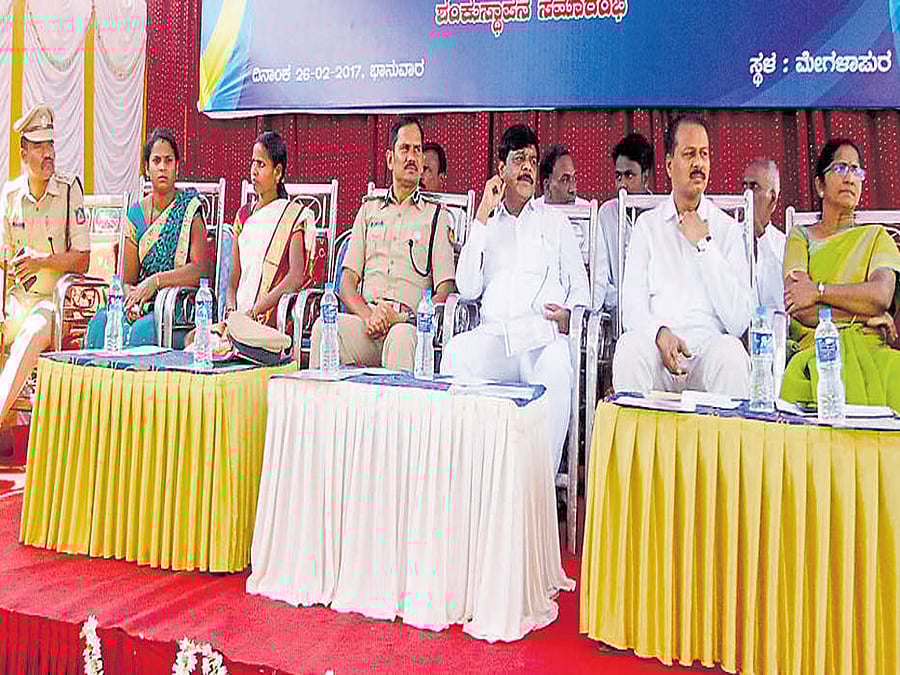 IGP Vipul Kumar, Minister Dr H C Mahadevappa, MP R Dhruvanarayan at the foundation stone laying ceremony of two police stations at Megalapur in Mysuru taluk on Sunday. DH photo