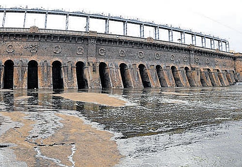 The water storage in 91 major reservoirs of the country as on March 30, 2017, was 1,858.61 tmcft, against a total of 5,572.30 tmcft storage capacity. DH File photo