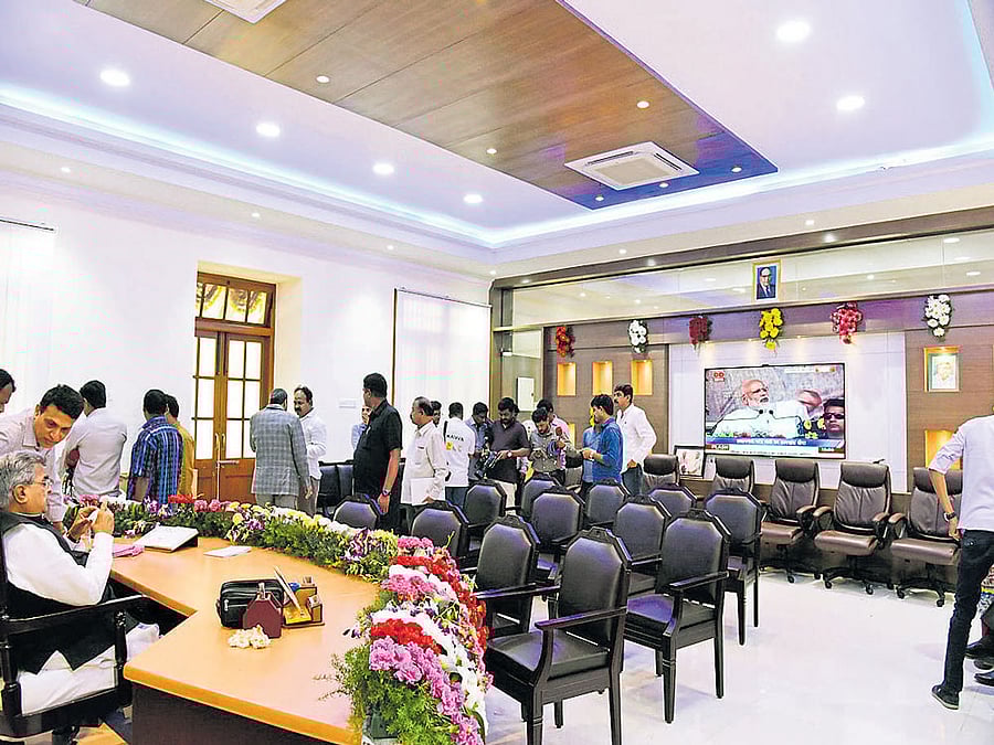 The renovated chambers for the Speaker of Karnataka Legislative Assembly, K B Koliwad was inaugurated at Vidhana Soudha in Bengaluru on Thursday. DH PHOTO