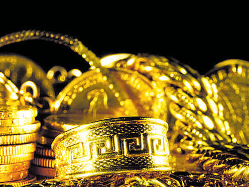 The arrested has been identified as Lavanya Subramanya, an engineering graduate from Mysuru. Customs officials recovered 1,572 gm of gold worth Rs 45,78,741 concealed in dummy mobile cases. File Photo