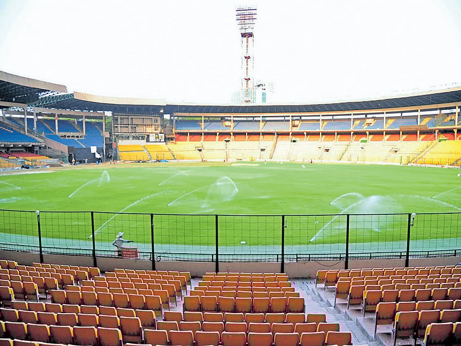 Around 1,100 police personnel, reserve police force battalions and anti-sabotage squads will guard the stadium during the T-20 extravaganza. DH file photo