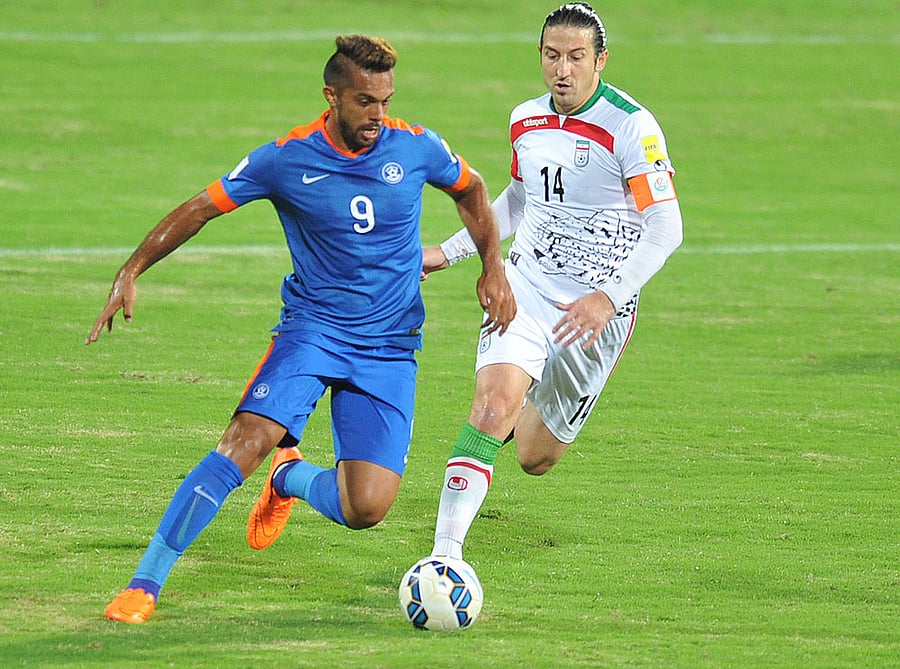 These days, however, Christmas — long celebrated covertly among foreign workers and by a few Saudis with ties to the West — is bursting out of the shadows.