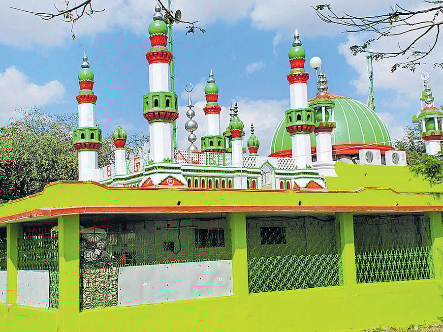 celebrating brotherhood Faqeer Shah Wali Dargah near Chintamani.