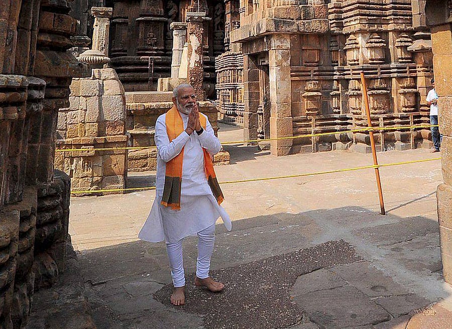 Narendra Modi visits Lord Lingaraj temple in Bhubaneswar on Sunday. PTI