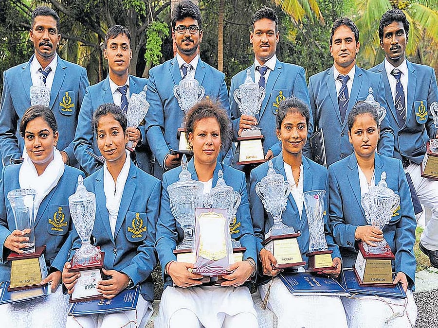 New journey Toppers in specialised sports coaching during the graduation ceremony of the 2016-17 batch at the SAI South&#8200;Centre in Bengaluru on Thursday. Back Row (from left):&#8200;Rajesh KJ (volleyball), Sunil Kumar (taekwondo), B Satheesh (swimming), K Sushant Shankar (softball), Randeep Singh (kabaddi) and N Padmanabhan (athletics). Front Row:&#8200;Madhulika Bhatia (swimming), Mrigendu Rai (kho-kho), Isha Chopra (tennis), Yendala Soundarya (hockey) and Neha Sood (badminton). DH&#8200;Photo