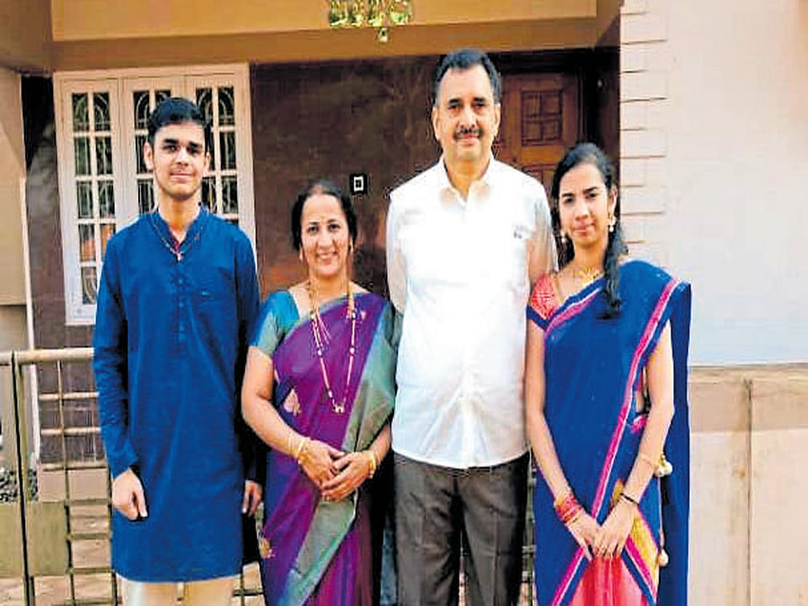 Vishwajit, Jayshree, Prakash and Prithvirani.