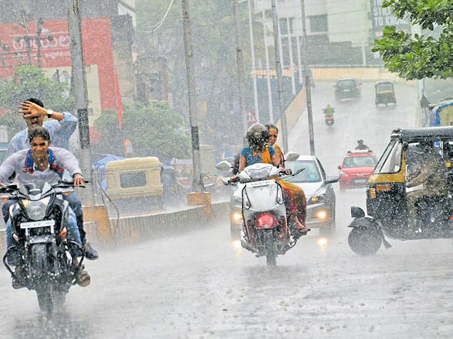 The announcement was made on account of the strengthening and deepening of south westerly winds, persistent cloudiness and rainfall, which is being seen over the islands, the Met agency stated. The early arrival of rain in the Andaman and Nicobar Islands does not mean an early arrival of monsoon on the Kerala coast, where the normal onset of rain is around June 1. Meteorologists said it would be too early to predict whether the monsoon would reach the Malabar coast ahead of its time.  Deccan Herald file photo