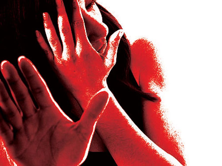 Unidentified man threw acid on the face of a 12-year-old girl, leaving her in a critical condition. Image for Representation