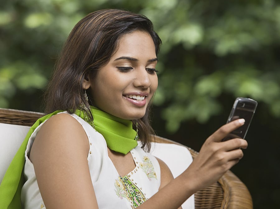 Though the telecom operators claimed that call drops had come down drastically, a survey conducted by the Department of Telecom (DoT) a couple of months ago showed that a large number of mobile users were still facing the problem. File Photo