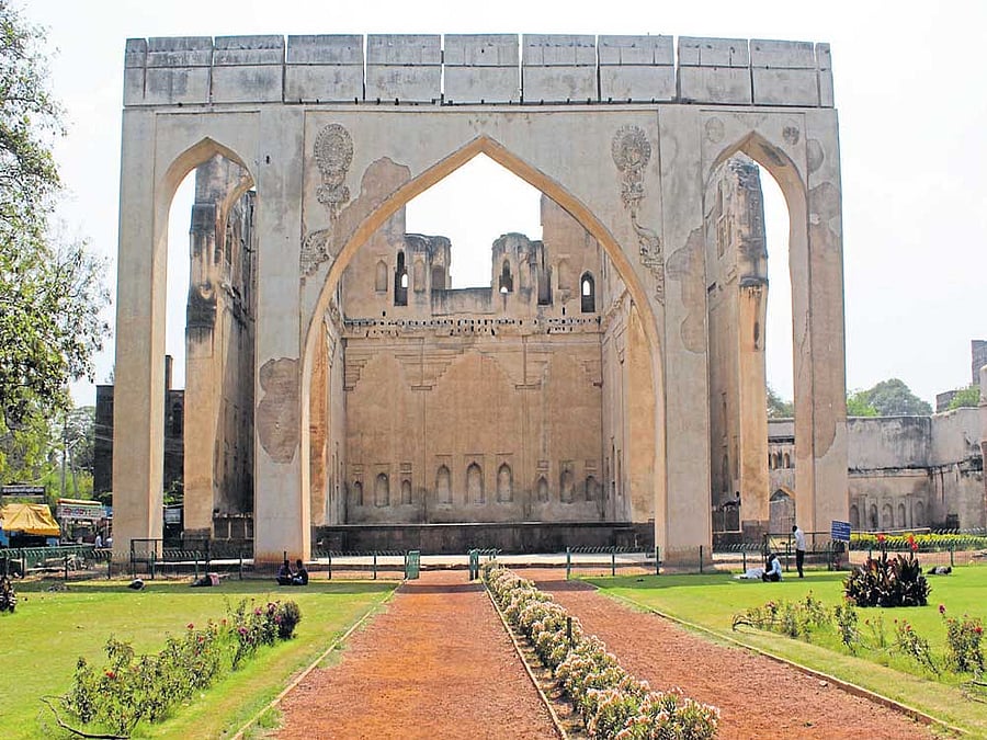 A view of Gagan Mahal in Vijayapura.