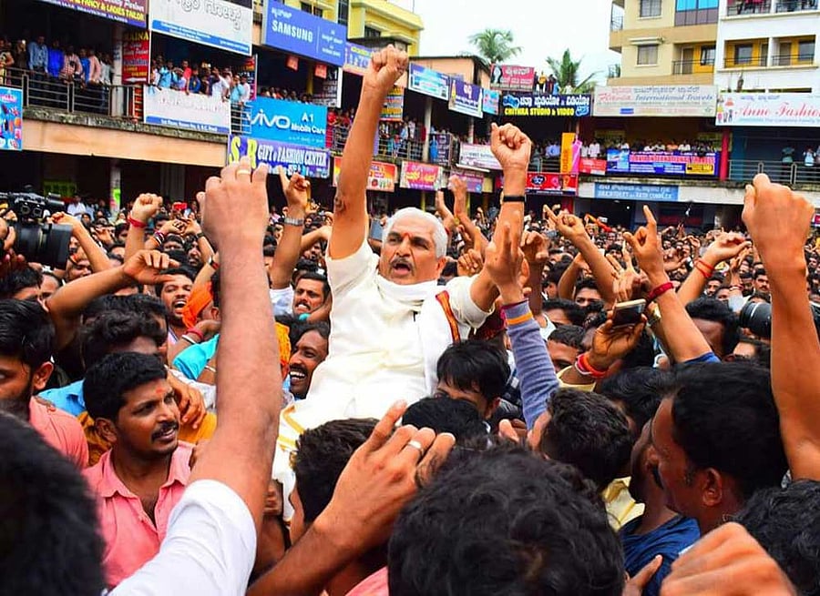 RSS leader Kalladka Prabhakar Bhat at the protest in B C Road on Friday. DH photo
