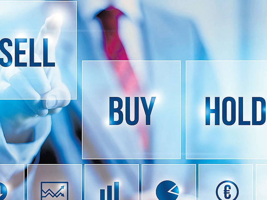 When mutual fund investors can sell a fund?