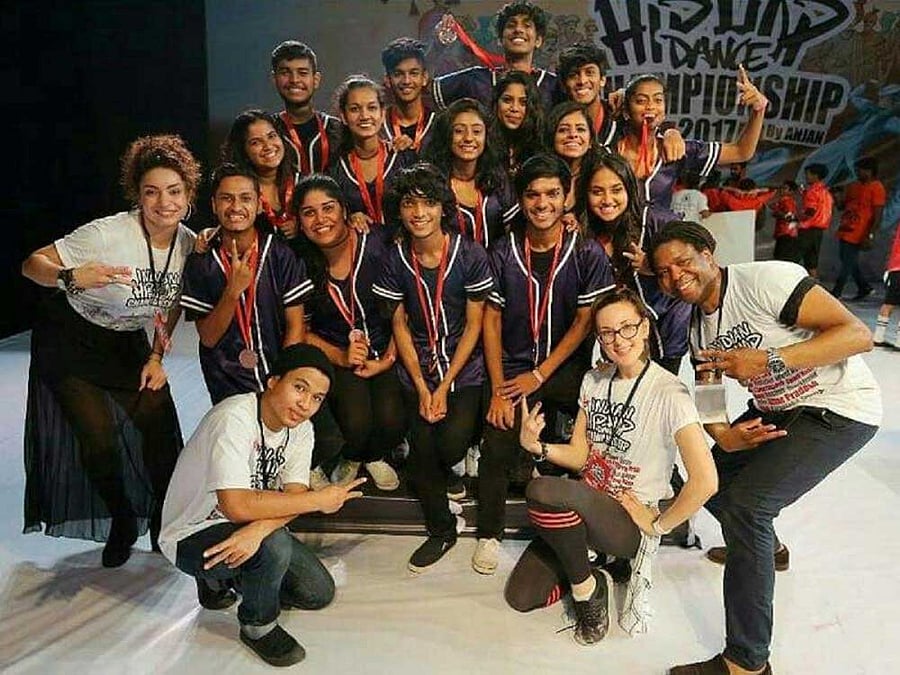 fleet-footed Members of 'Showstoppers'