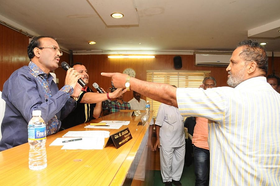 Mr Maridev complained that the number of members of the standing committees was not correct, and questioned the criteria used to select the chairperson of these committees.